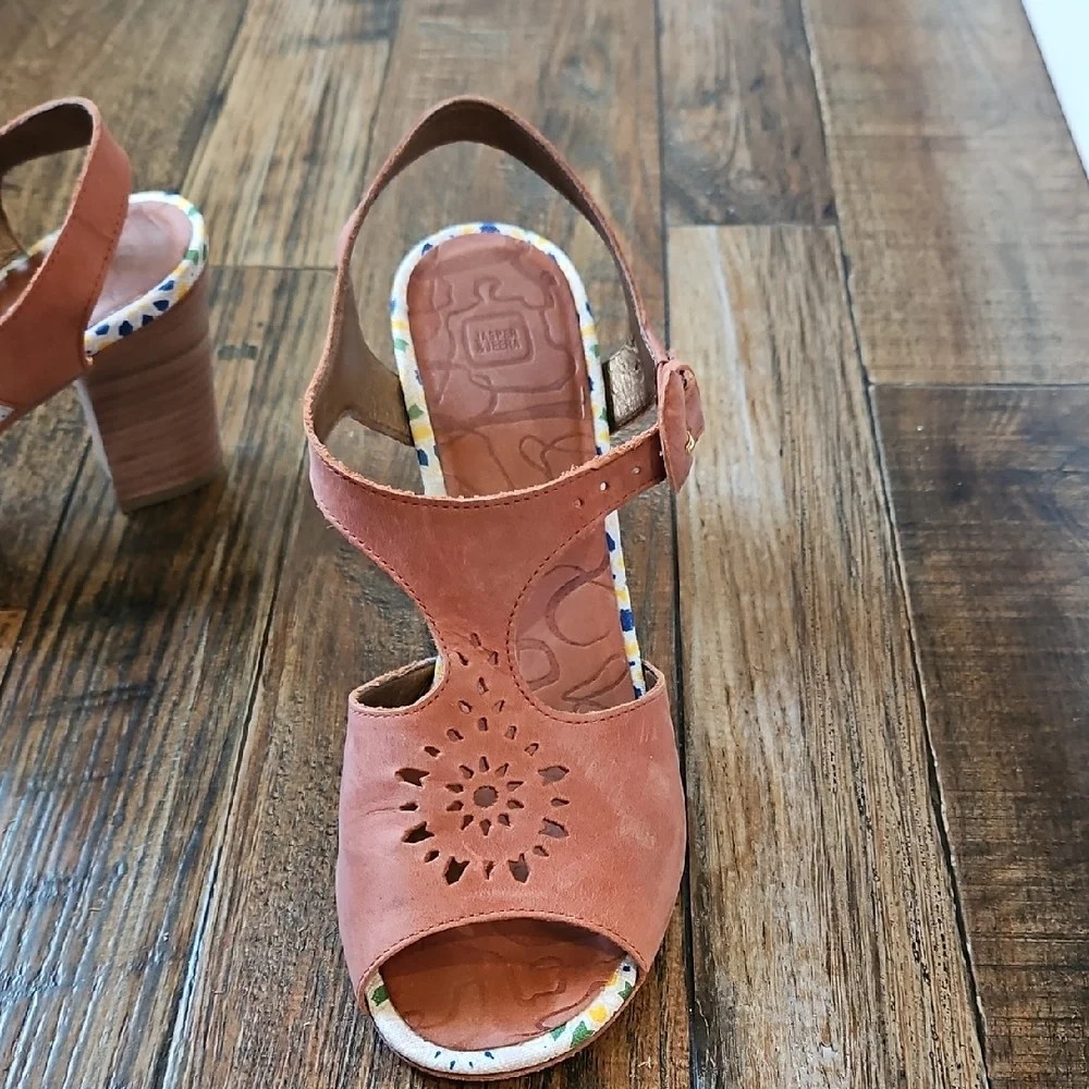 Jasper & Jeera Rust-Brown Leather Cut-out Heeled Sandals‎